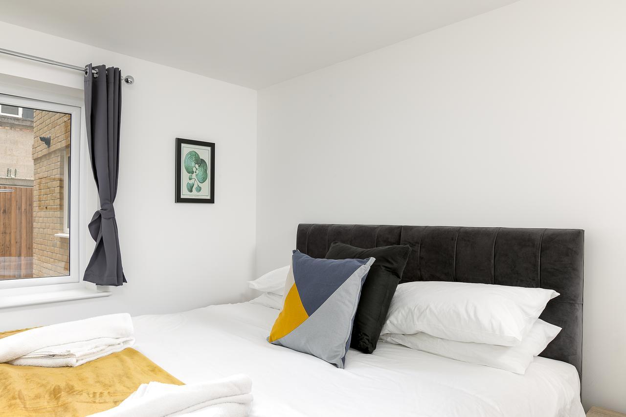 Hertford Serviced Apartments Ware Extérieur photo